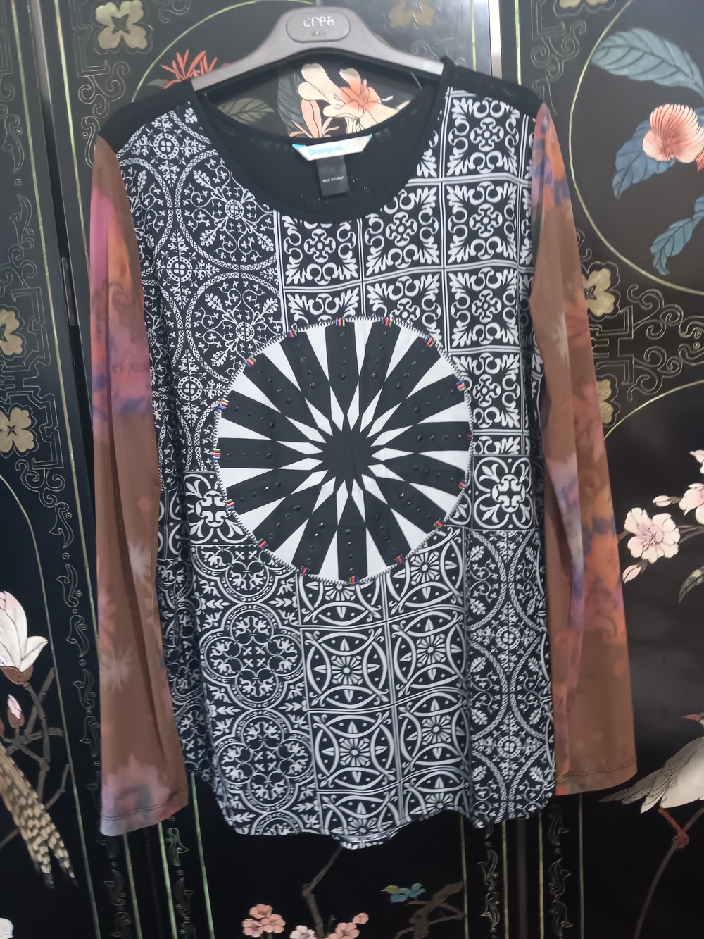 Desigual Black & White Mosaic Medallion Top with Sheer Sleeves - Picture 8 of 8